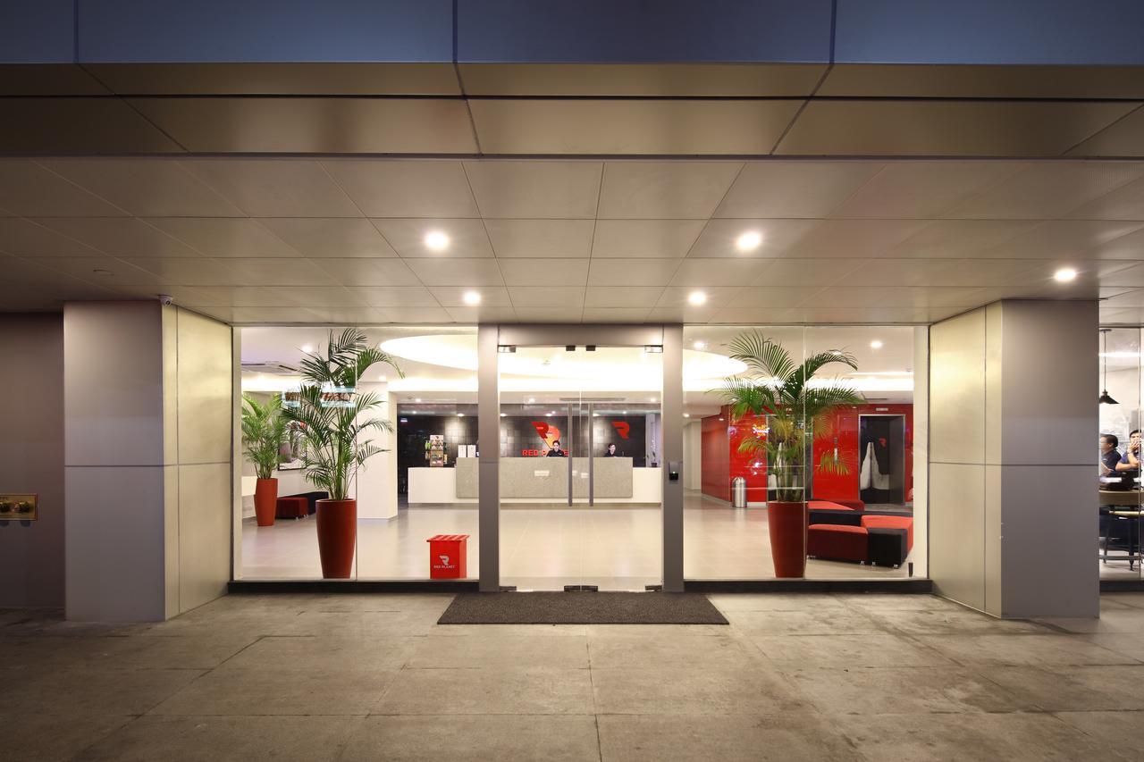 Red Planet Cubao Aurora Boulevard Quezon City Exterior photo